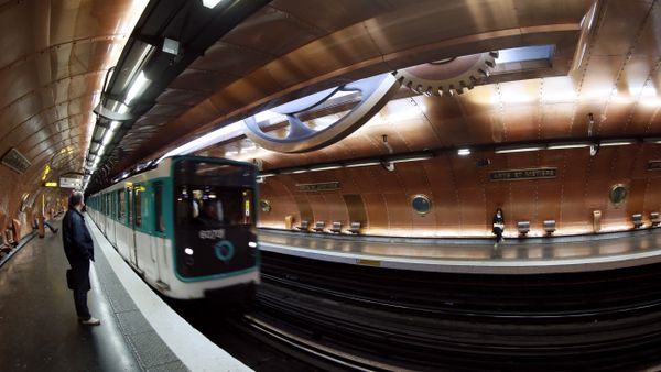 A picture taken on November 28, 2012 of a train arriving at the Arts et Métiers metro station in Paris A picture taken on November 28, 2012 of a train arriving at the Arts et Métiers metro station in Paris - Sputnik International