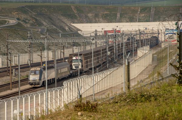 A Eurotunnel truck shuttles enters the Channel tunnel on October 3, 2015 in Coquelles, near Calais, northern France - Sputnik International