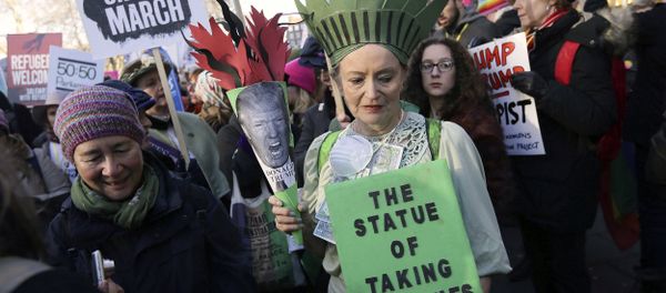 Demonstrators take part in the Women's March on London, following the Inauguration of U.S. President Donald Trump, in London, Saturday Jan. 21, 2016. - Sputnik International