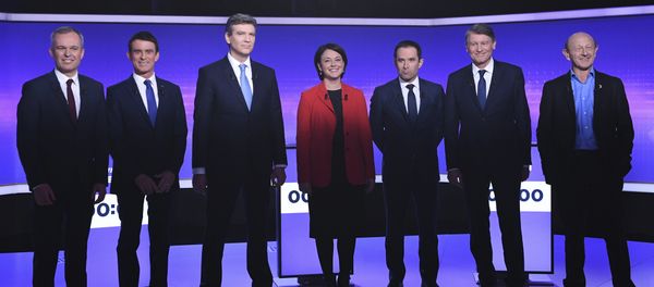 Candidates for the French left's presidential primaries ahead of the 2017 presidential election, (from L) Francois de Rugy, Manuel Valls, Arnaud Montebourg, Sylvia Pinel, Benoit Hamon, Vincent Peillon, Jean-Luc Bennahmias pose before taking part in a final televised debate in Paris, France, Thursday, Jan. 19, 2017 Candidates for the French left's presidential primaries ahead of the 2017 presidential election, (from L) Francois de Rugy, Manuel Valls, Arnaud Montebourg, Sylvia Pinel, Benoit Hamon, Vincent Peillon, Jean-Luc Bennahmias pose before taking part in a final televised debate in Paris, France, Thursday, Jan. 19, 2017 - Sputnik International