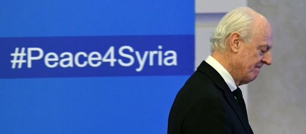 UN envoy for Syria Staffan de Mistura arrives to attend the first session of Syria peace talks at Astana's Rixos President Hotel on January 23, 2017. UN envoy for Syria Staffan de Mistura arrives to attend the first session of Syria peace talks at Astana's Rixos President Hotel on January 23, 2017. - Sputnik International