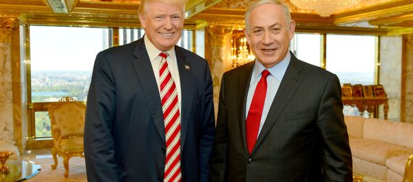 Israeli Prime Minister Benjamin Netanyahu (R) stands next to Republican US presidential candidate Donald Trump during their meeting in New York, September 25, 2016. Israeli Prime Minister Benjamin Netanyahu (R) stands next to Republican US presidential candidate Donald Trump during their meeting in New York, September 25, 2016. - Sputnik International