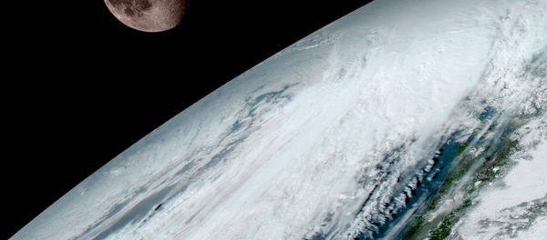 GOES-16 even managed to capture a stunning photo of the Moon. GOES-16 even managed to capture a stunning photo of the Moon. - Sputnik International
