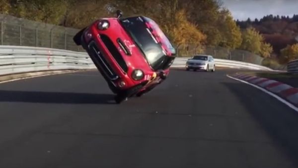 Fastest side wheelie lap of the Nürburgring Nordschleife in a car - Guinness World Records - Sputnik International
