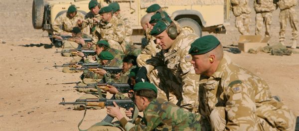 British Army officers from Operational Mentoring Liaison Training (OMLT) company train Afghan National Army or ANA, soldiers in firearms, near Camp Bastion, southern Afghanistan, Tuesday, Jan. 16, 2007. British Army officers from Operational Mentoring Liaison Training (OMLT) company train Afghan National Army or ANA, soldiers in firearms, near Camp Bastion, southern Afghanistan, Tuesday, Jan. 16, 2007. - Sputnik International