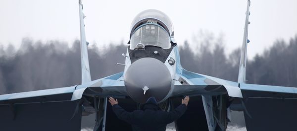 A new multi-role Russian MiG-35 fighter lands during its international presentation at the MiG plant in Lukhovitsy outside Moscow, Russia, January 27, 2017 A new multi-role Russian MiG-35 fighter lands during its international presentation at the MiG plant in Lukhovitsy outside Moscow, Russia, January 27, 2017 - Sputnik International
