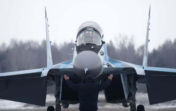 A new multi-role Russian MiG-35 fighter lands during its international presentation at the MiG plant in Lukhovitsy outside Moscow, Russia, January 27, 2017 A new multi-role Russian MiG-35 fighter lands during its international presentation at the MiG plant in Lukhovitsy outside Moscow, Russia, January 27, 2017 - Sputnik International