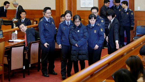 Choi Soon-sil, the woman at the centre of the South Korean political scandal and long-time friend of President Park Geun-hye, arrives for a hearing arguments for South Korean President Park Geun-hye's impeachment trial at the Constitutional Court in Seoul, South Korea, January 16, 2017 - Sputnik International