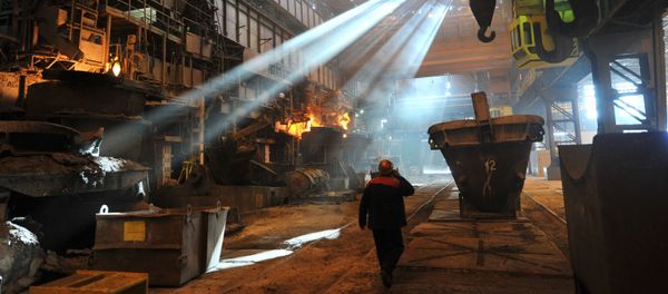 Worker in the shop at the Taganrog Metallurgical Plant TAGMET. File photo - Sputnik International