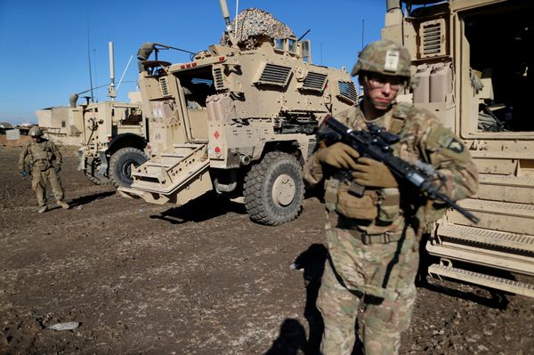 US. army soldiers stand next a military vehicle in the town of Bartella, east of Mosul, Iraq, December 27, 2016 US. army soldiers stand next a military vehicle in the town of Bartella, east of Mosul, Iraq, December 27, 2016 - Sputnik International