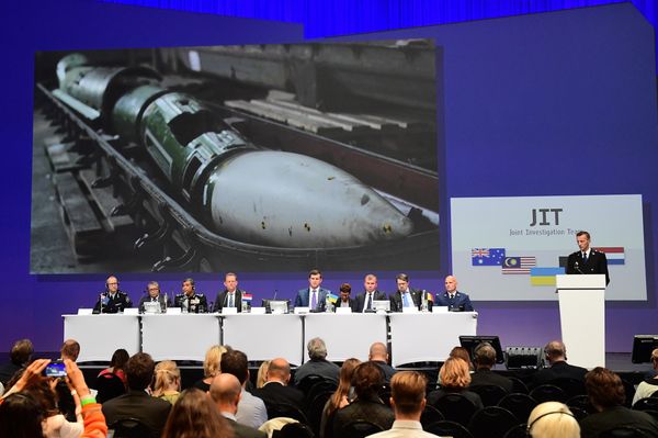Members of a joint investigation team present the preliminary results of the criminal investigation into the downing of Malaysia Airlines flight MH17 , in Nieuwegein, on September 28, 2016 - Sputnik International