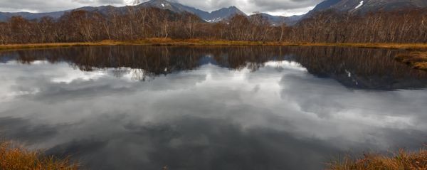 A lake near the Vachkazhets mountains at Kamchatka A lake near the Vachkazhets mountains at Kamchatka - Sputnik International