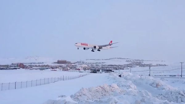 777-300ER Swiss (HB-JND) landing in Iqaluit - Sputnik International