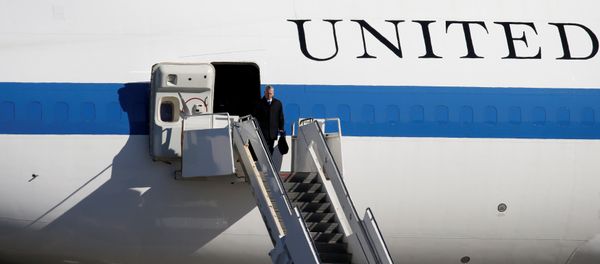 U.S. Defense Secretary Jim Mattis walks off an aircraft upon his arrival at Yokota Air Base on the outskirts of Tokyo, Japan, February 3, 2017. - Sputnik International