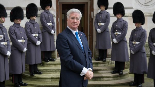 Britain's Defense minister Michael Fallon waits outside the Foreign Office on December 15, 2016 in London. Britain's Defense minister Michael Fallon waits outside the Foreign Office on December 15, 2016 in London. - Sputnik International