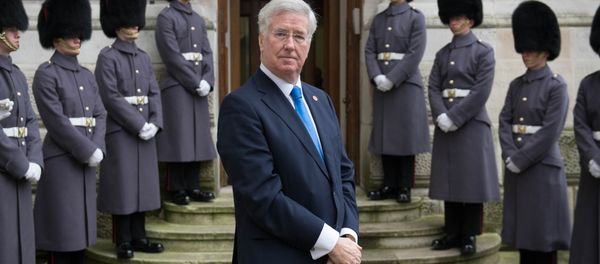 Britain's Defense minister Michael Fallon waits outside the Foreign Office on December 15, 2016 in London. Britain's Defense minister Michael Fallon waits outside the Foreign Office on December 15, 2016 in London. - Sputnik International