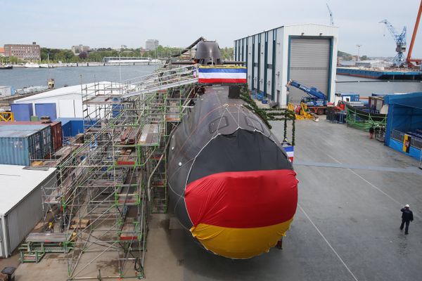 Shipyard workers and German soldiers attend the christening of the U36 new submarine of the 212A class for the German Marine at the ThyssenKrupp Marine Systems shipyard in Kiel, northern Germany. (File) - Sputnik International
