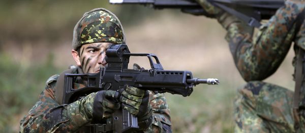 Peshmerga fighters from Iraq take part in a training session of the German army Bundeswehr in Munster near Hannover, Germany, Tuesday, March 1, 2016 - Sputnik International