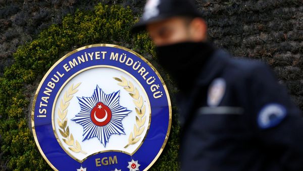 A Turkish riot police stands guard at the police headquarters in Istanbul, Turkey, January 17, 2017 - Sputnik International