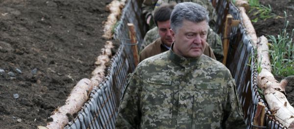 Ukrainian President Petro Poroshenko, examines the construction of fortifications in Donetsk region, Ukraine (File) Ukrainian President Petro Poroshenko, examines the construction of fortifications in Donetsk region, Ukraine (File) - Sputnik International