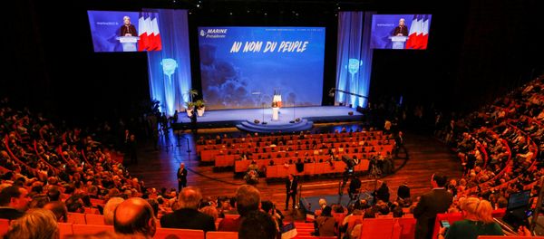 Marine Le Pen, French National Front (FN) political party leader and candidate for the French 2017 presidential election, attends the 2-day FN political rally to launch the presidential campaign in Lyon, France February 5, 2017 Marine Le Pen, French National Front (FN) political party leader and candidate for the French 2017 presidential election, attends the 2-day FN political rally to launch the presidential campaign in Lyon, France February 5, 2017 - Sputnik International