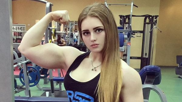 Julia Vins - Sputnik International