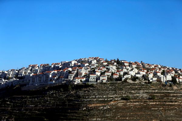 Houses are seen atop a hill in the Israeli settlement of Givat Ze'ev, in the occupied West Bank February 7, 2017 Houses are seen atop a hill in the Israeli settlement of Givat Ze'ev, in the occupied West Bank February 7, 2017 - Sputnik International