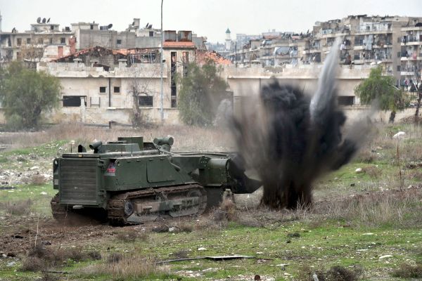 Colossal Cleanup: Russian Forces Defuse Mines in Aleppo's Residential Areas - Sputnik International