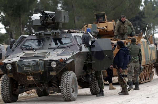 Turkish forces and members of the Free Syrian Army are seen at the al Baza'a village on the outskirts of al-Bab town in Syria  - Sputnik International
