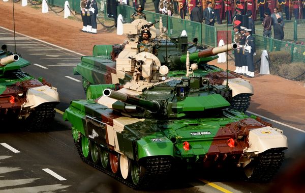 Russia, India Extend Licensed Manufacturing of T-90S Tanks Until 2028 - Trade Minister - Sputnik International