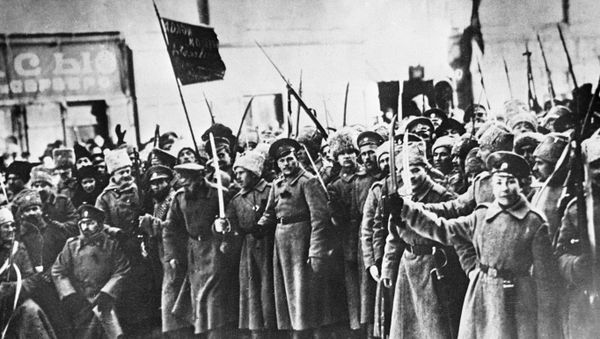 Soldiers of the 1917 February Revolution. Petrograd streets. (File) - Sputnik International
