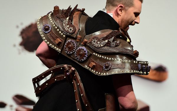 Sweet Couture: Models Parade in Chocolate Oufits at a Brussels Fair - Sputnik International