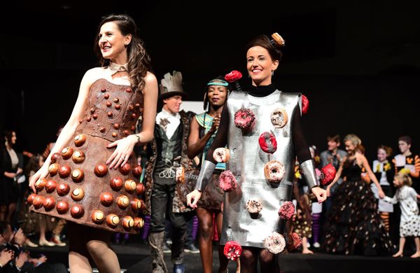 Sweet Couture: Models Parade in Chocolate Oufits at a Brussels Fair - Sputnik International