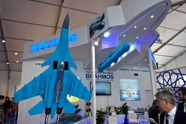 The BrahMos missile on display at the MAKS-2015 air show The BrahMos missile on display at the MAKS-2015 air show - Sputnik International
