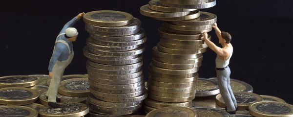 Picture taken on July 26, 2012 in Paris shows an illustration made with figurines and euro coins Picture taken on July 26, 2012 in Paris shows an illustration made with figurines and euro coins - Sputnik International