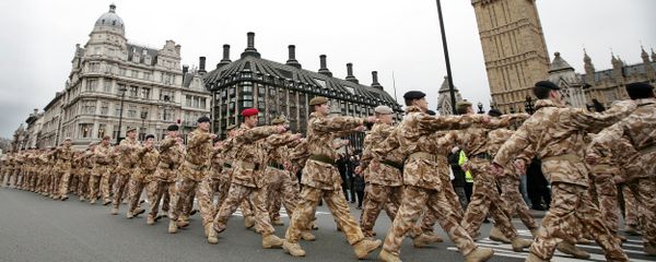 Soldiers from the British 7th Armoured Brigade who have returned from service on operations in Iraq march past Big Ben in London (File) - Sputnik International