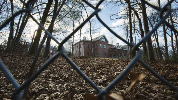 A fence encloses an estate in the village of Upper Brookville in the town of Oyster Bay, N.Y., on Long Island on Dec. 30, 2016 A fence encloses an estate in the village of Upper Brookville in the town of Oyster Bay, N.Y., on Long Island on Dec. 30, 2016 - Sputnik International