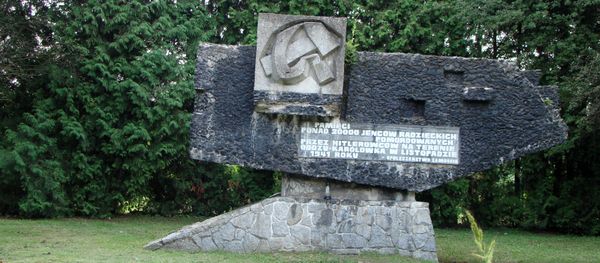 Monument in commemoration of Soviet prisoners of war in Zamosc, Poland Monument in commemoration of Soviet prisoners of war in Zamosc, Poland - Sputnik International