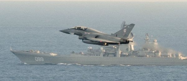 British Navy and Air Force escort Russian warships Admiral Kuznetsov and Pyotr Veliky - Sputnik International