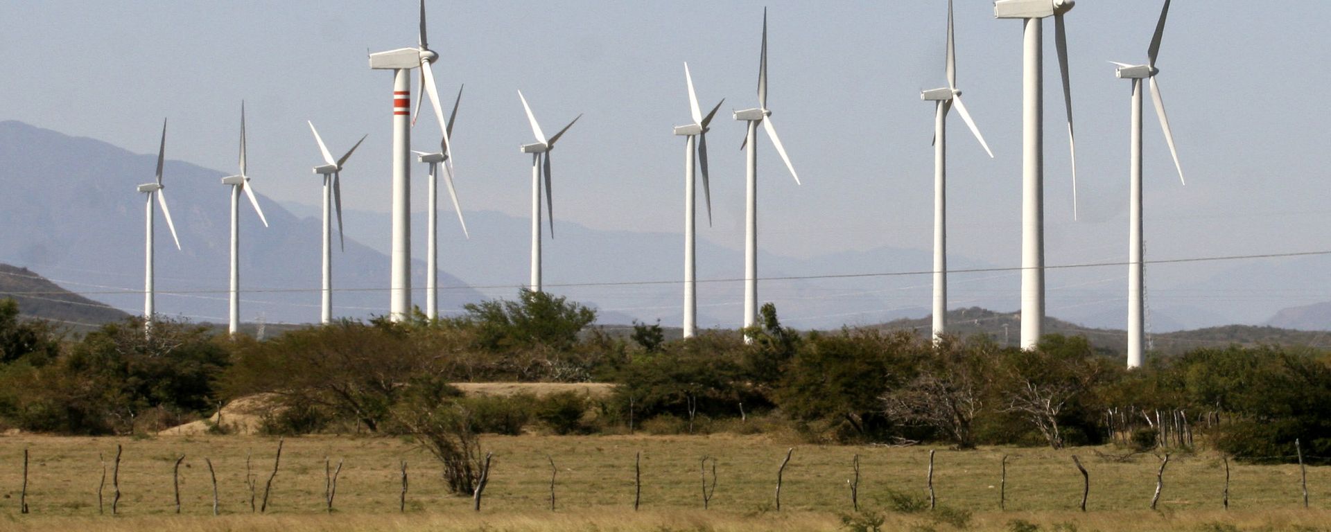 Wnd farm project in La Ventosa, Mexico, located on the narrow isthmus between the Gulf of Mexico and the Pacific Ocean (File) - Sputnik International, 1920, 15.02.2017