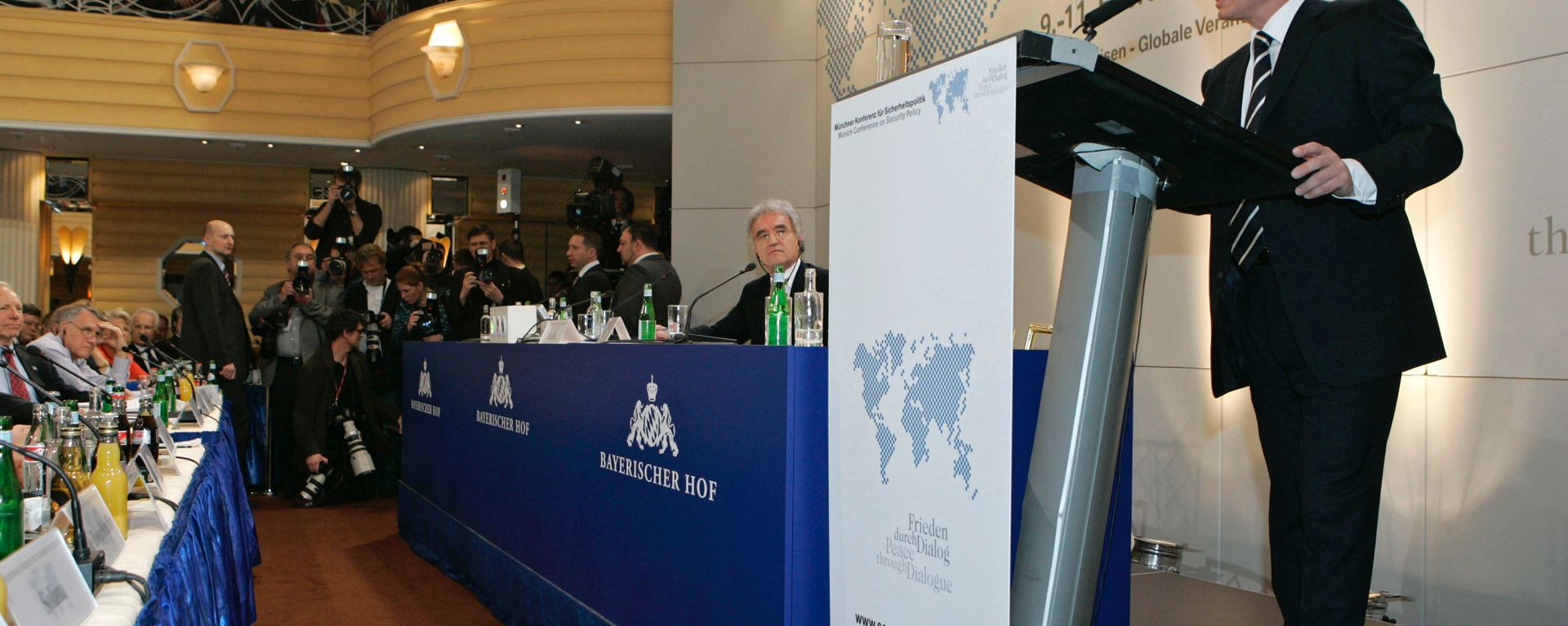 Russian President Vladimir Putin addressing the 43rd Munich Conference on Security Policy held at the Bayerischer Hof Hotel - Sputnik International, 1920, 10.02.2023