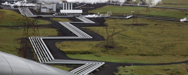 In this July 28, 2011 file photo, giant ducts carry superheated steam from within a volcanic field to the turbines at Reykjavik Energy's Hellisheidi geothermal power plant in Iceland. - Sputnik International