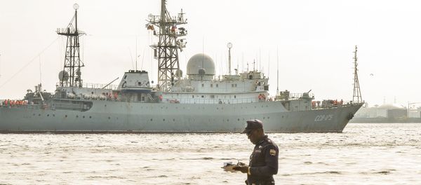 Russian Vishnya (also known as Meridian) class warship CCB-175 Viktor Leonov, arrives at Havana's harbor - Sputnik International