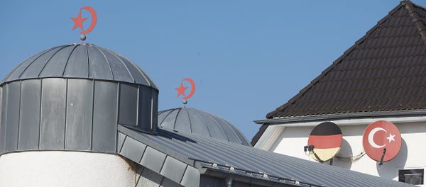The roof of a mosque is pictured in Fuerthen, western Germany - Sputnik International
