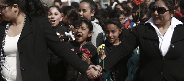 Mexicans join hands to form a symbolic human wall along the Rio Grande, which marks the border between Mexico and the U.S. in Ciudad Juarez, Friday, Feb. 17, 2017. Mexicans join hands to form a symbolic human wall along the Rio Grande, which marks the border between Mexico and the U.S. in Ciudad Juarez, Friday, Feb. 17, 2017. - Sputnik International