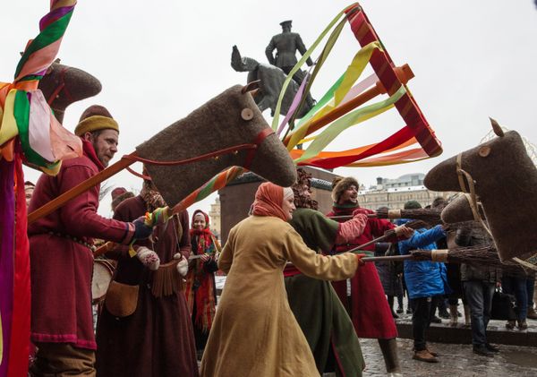 Whirlwind of Fun and Food at Maslenitsa Folk Festivals in Russia - Sputnik International