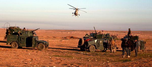 Iraqi security forces advance towards the western side of Mosul, Iraq February 19, 2017 Iraqi security forces advance towards the western side of Mosul, Iraq February 19, 2017 - Sputnik International