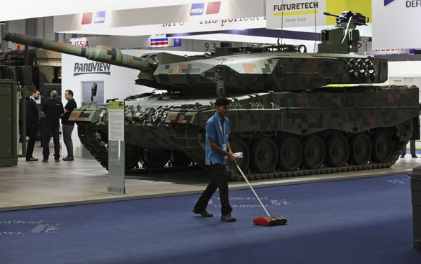 IDEX 2017: Five-Day Arms Extravaganza Kicks Off in UAE - Sputnik International