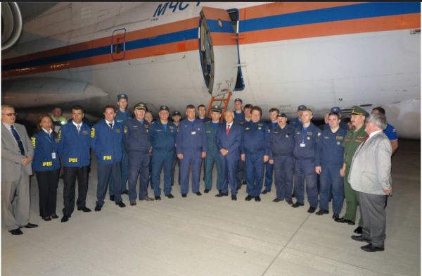 The Il-76's crew in Santiago. File photo The Il-76's crew in Santiago. File photo - Sputnik International