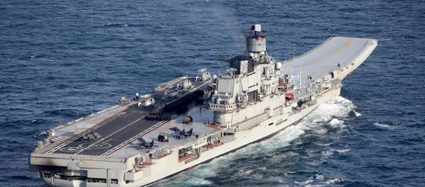 British Navy and Air Force escort Russian warships Admiral Kuznetsov and Pyotr Veliky - Sputnik International
